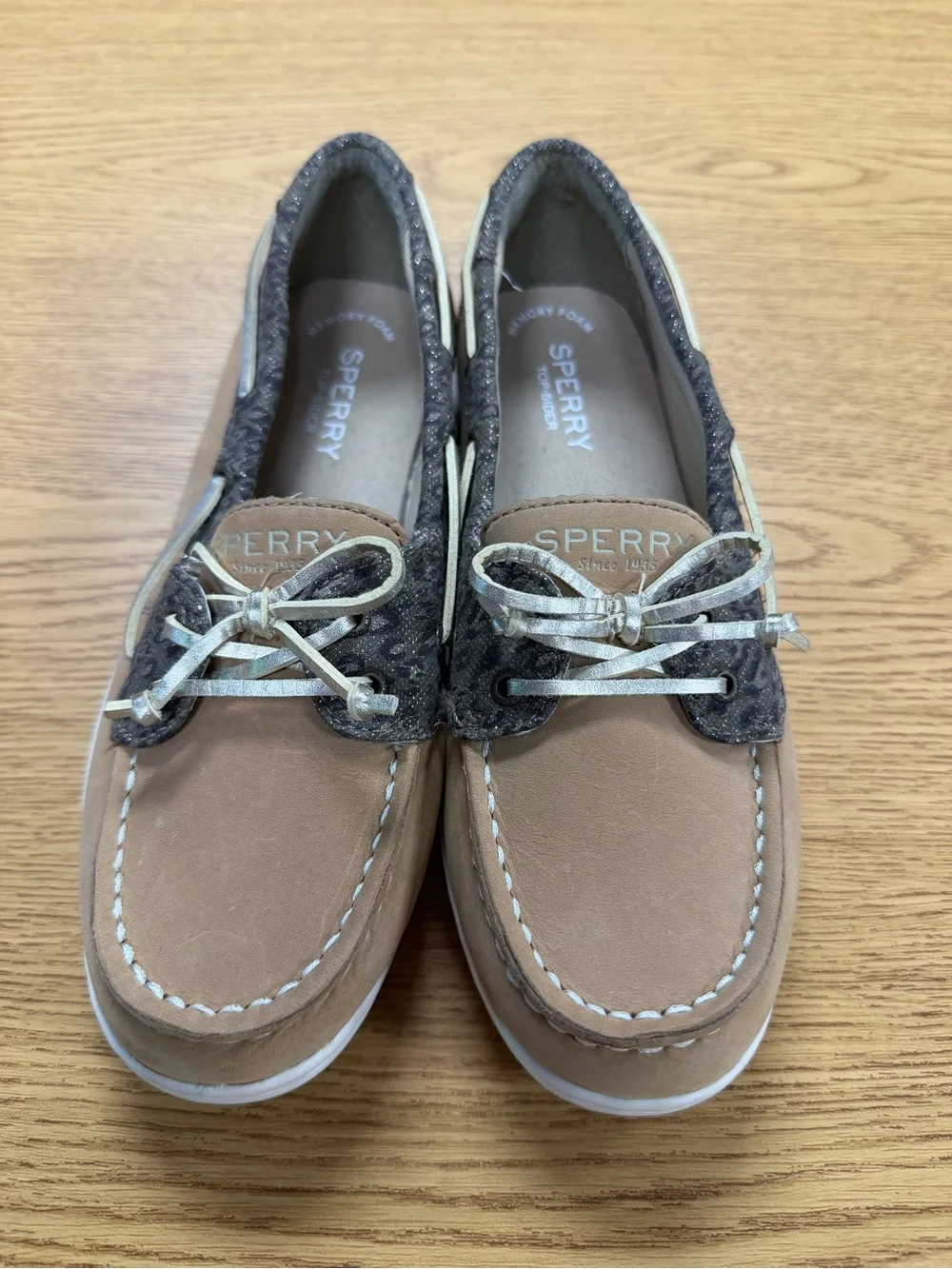 Sperry girls size 4 boat shoes cheetah
